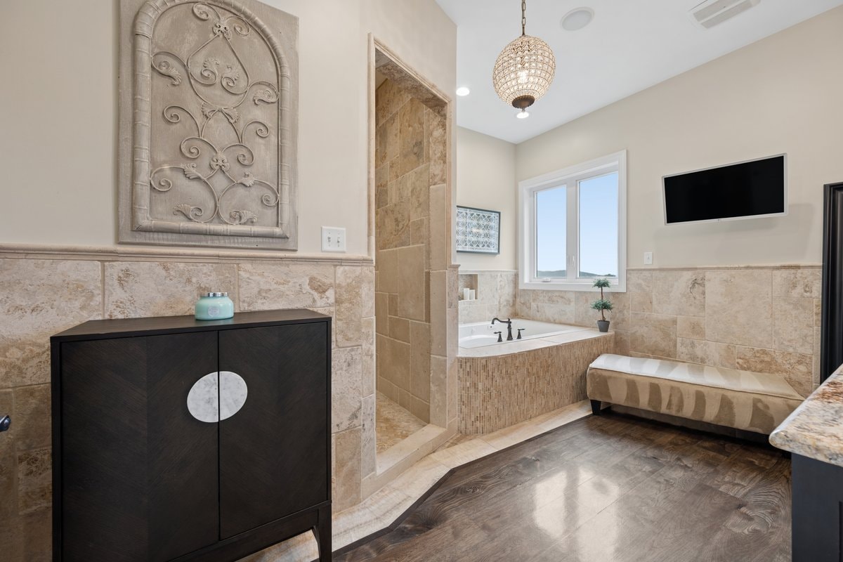 Spa-Like Primary Bath
